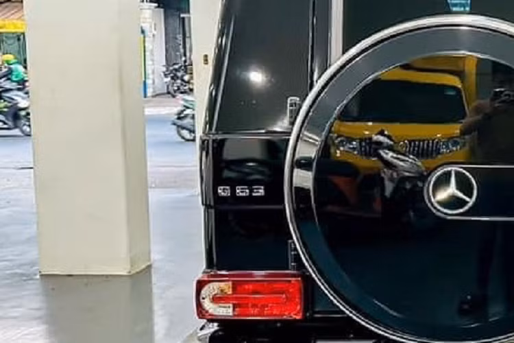 Hiện tại, chỉ có rất ít các xe Mercedes-Benz G63 AMG đời 2014 được rao bán trên thị trường với giá từ 6,5 đến 8 tỷ đồng, như vậy, giá bán xe Mercedes-Benz G63 AMG mang siêu biển ngũ quý 9 đang đắt hơn từ 3 tỷ đồng đến 4,5 tỷ đồng, đây có thể xem là giá trị của chiếc biển số 51A-999.99 mang đến cho chủ nhân.