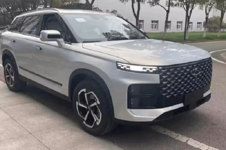 Được biết, mẫu xe Chery TJ-1 của Trung Quốc được định vị trong phân khúc SUV cỡ nhỏ, hãng định vị nó là một mẫu xe địa hình hạng nhẹ. Tuy nhiên, hiện tại mẫu xe này vẫn chưa có tên chính thức, TJ-1 chỉ là mã nội bộ của xe.