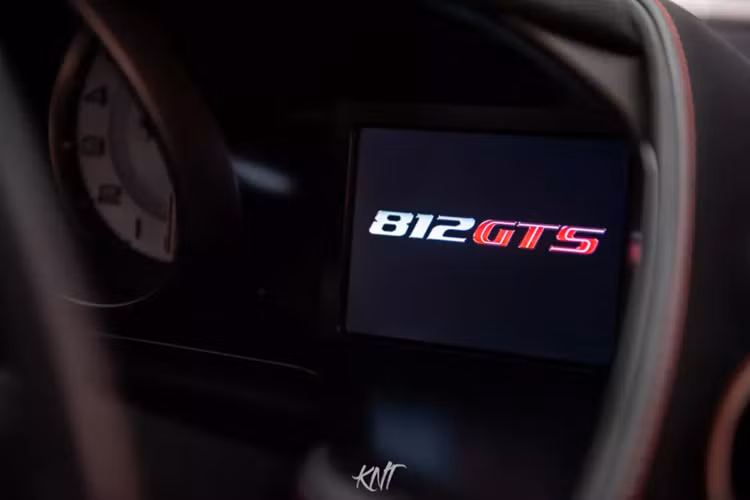 Hiện chưa rõ xe Ferrari 812 GTS về Việt Nam được chào bán ra sao, chỉ biết rằng, các đại gia Thái phải chi ra để sở hữu siêu xe mui trần Ferrari 812 GTS theo diện chính hãng từ 34,7 triệu Baht, tương đương 26 tỷ đồng.