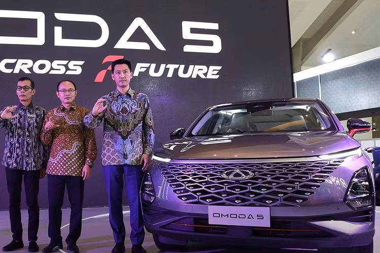 Tại triển lãm IIMS 2023, hãng Chery của Trung Quốc đã chính thức giới thiệu mẫu xe OMODA 5 chạy điện với thị trường Indonesia. Đồng thời, cũng trong sự kiện này, giá xe Chery OMODA 5 tại Indonesia đã được công bố.