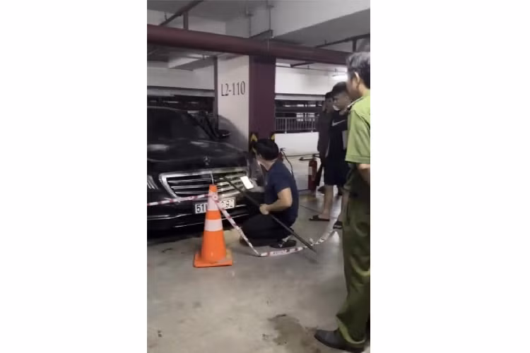 Duy Mạnh còn gửi lời cảm ơn tới những người đã hỗ trợ xử lý nhanh chóng sự cố này: “Cháy lan rộng ra bãi xe và lan rộng ra toà nhà rồi ảnh hưởng đến sức khoẻ dân cư toà nhà thì chết dở. Một lần nữa xin gửi lời cảm ơn hàng xóm, ban quản lý toà nhà và các chú công an đã kịp thời xác minh sự việc. Tài sản dù có thiệt hại nhưng vẫn giữ được sự an toàn và sức khoẻ cho tất cả. Đó là sự may mắn”.