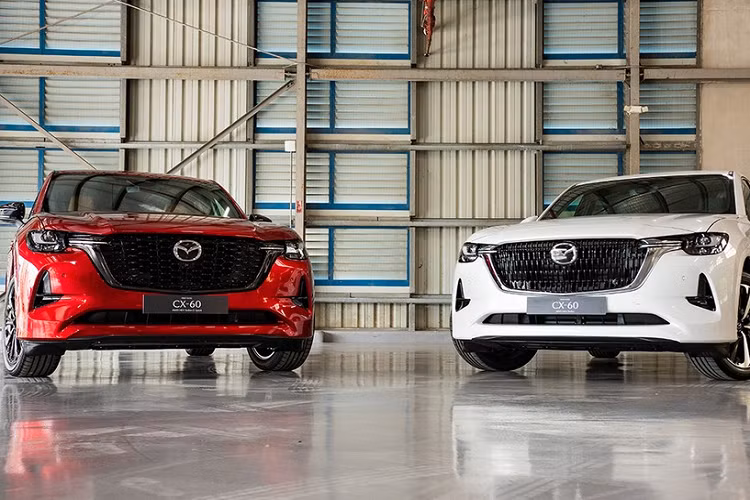 Mazda CX-60 là mẫu crossover hạng trung tiệm cận xe sang đã lần đầu tiên trình làng vào hồi tháng 3 năm ngoái. Sau hơn 1 năm, mẫu xe này đã chính thức ra mắt thị trường Đông Nam Á, cụ thể là Philippines. Tại thị trường Philippines, Mazda CX-60 2024 mới sẽ có 2 phiên bản là AT AWD HEV Turbo và AT AWD HEV Turbo-D Sport.