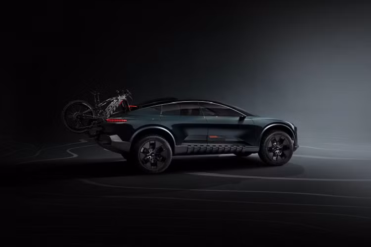 Xét yếu tố lý thuyết, thời của những chiếc sedan điển hình hay phong cách crossover đã lỗi thời, vậy nên hãng xe sang Đức gọi Audi Activesphere là chiếc crossover kết hợp coupe sang trọng. Kiểu dáng của Audi Activesphere hoàn toàn mới có lẽ sẽ là yếu tố khiến chiếc xe này được bàn luận nhiều khi xuất hiện bản thương mại. 