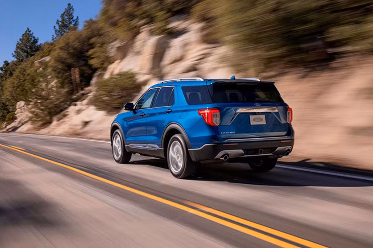 Tuy nhiên, hãng xe ôtô Mỹ vẫn sẽ giữ lại một bản động cơ đốt trong cho Ford Explorer. Được biết, những phiên bản này sẽ được bán ra ít nhất là tới năm 2035.