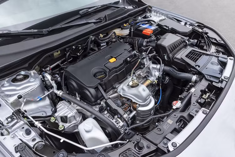 Tại thị trường Mỹ, Honda HR-V 2024 mới được phân phối với 3 phiên bản là LX, Sport và EX-L. Cung cấp sức mạnh cho cả 3 phiên bản đều là khối động cơ 4 xi-lanh, dung tích 2.0 lít, sản sinh công suất 158 mã lực và mô-men xoắn 187 Nm. Động cơ được kết nối với hộp số biến thiên liên tục cùng hệ dẫn động 4 bánh toàn thời gian.