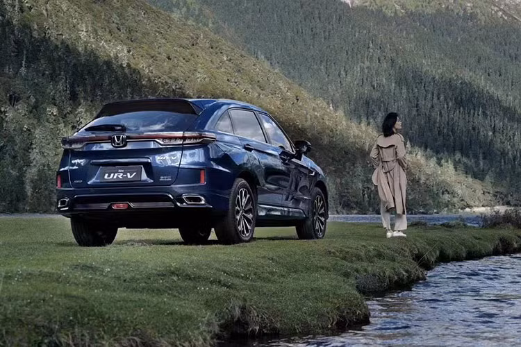 Công suất tối đa của Honda UR-V 2023 giảm nhẹ xuống 185 mã lực và 257 mã lực, tốc độ tối đa của mẫu 2.0T Lên tới 208 km/h. Trang bị an toàn với gói Honda Sensing hiện đã xuất hiện trên hầu hết những mẫu xe mới của Honda hiện nay.
