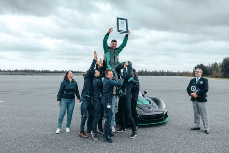 Đây cũng chính là nơi mà Rimac Nevera chạy điện từng phá vỡ 23 kỷ lục về tốc độ và khả năng tăng tốc từ đầu năm đến nay. Nevera là mẫu xe thể thao thuần điện được sản xuất bởi thương hiệu Rimac đến từ đất nước Croatia.