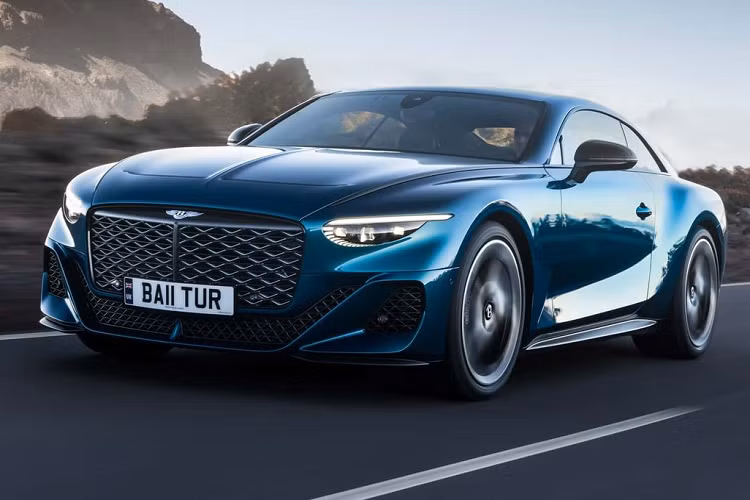 Với động cơ mạnh mẽ, Bentley Batur có thể tăng tốc từ 0-96 km/h trong 3,5 giây và đạt tốc độ tối đa 355 km/h. Sức mạnh được truyền tới 4 bánh thông qua hộp số tự động ly hợp kép 8 cấp và bộ vi sai chống trượt điện tử.