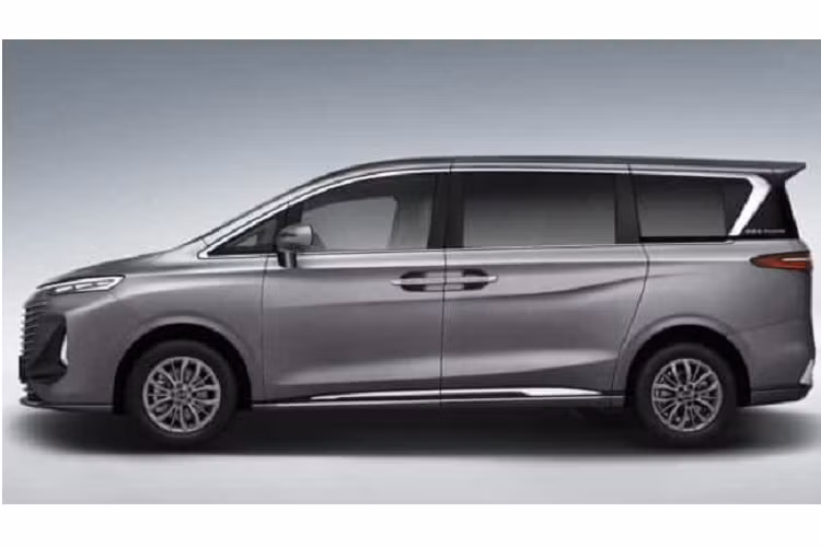 Bestune tại Trung Quốc là một thương hiệu con của tập đoàn sản xuất xe FAW, đã công bố hình ảnh tới công chúng chiếc xe M9. Dù chưa có giá bán chính thức nhưng kích thước của mẫu xe MPV cỡ lớn Bestune M9 còn nhỉnh hơn cả xe MPV hạng sang Lexus LM.
