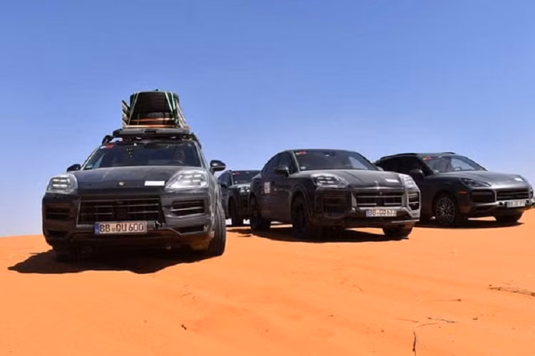Nhờ công nghệ 800V, chiếc Porsche Cayenne EV được trang bị cổng sạc nhanh với công suất là hơn 270 kWh. Về phạm vị di chuyển hiện tại hãng này chưa có bất kì công bố cụ thể. Theo phỏng đoán, mẫu xe này có khả năng vận hành trong phạm vi 482 km trong chu kỳ EPA nhằm cạnh tranh với mẫu xe EQS SUV của Mercedes.