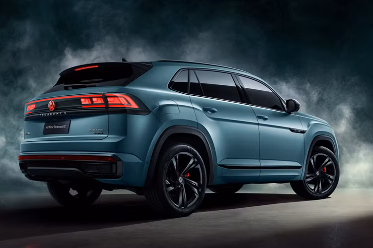 Tại thị trường Trung Quốc, mức giá xe Volkswagen Teramont X 2024 hiện được bán ra dao động từ 284.900 - 395.000 Nhân dân tệ (khoảng 966 triệu đến 1,34 tỷ đồng). Do đó, mẫu xe này dự kiến sẽ có giá không rẻ ở Việt Nam.