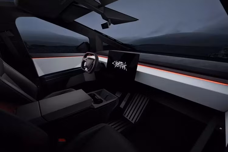 Chưa hết, Tesla Cybertruck 2024 còn được trang bị kính cường lực có khả năng ngăn vỡ tốt hơn. Hãng Tesla khẳng định kính sẽ không vỡ ngay cả khi va chạm với một quả bóng chày ở vận tốc 112 km/h.