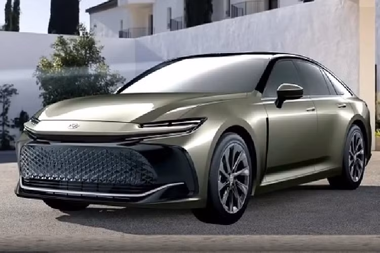 Toyota Camry nang cap moi se duoc trang bi dong co tang ap