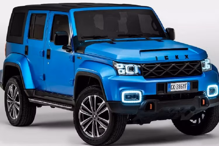 Chiếc SUV được trang bị bộ mâm có kích thước 20 inch, mang lại cho chiếc K2 này góc tiếp cận 37 độ, góc thoát 31 độ, góc vượt 23 độ và khoảng sáng gầm xe 220 mm. Bên cạnh đó, nhà sản xuất cũng đặc biệt trang bị sẵn tấm chắn gầm bảo vệ lốc máy khi đi đường xấu và hệ thống treo trước dạng xương đòn kép, khóa vi sai điện tử trước và sau.