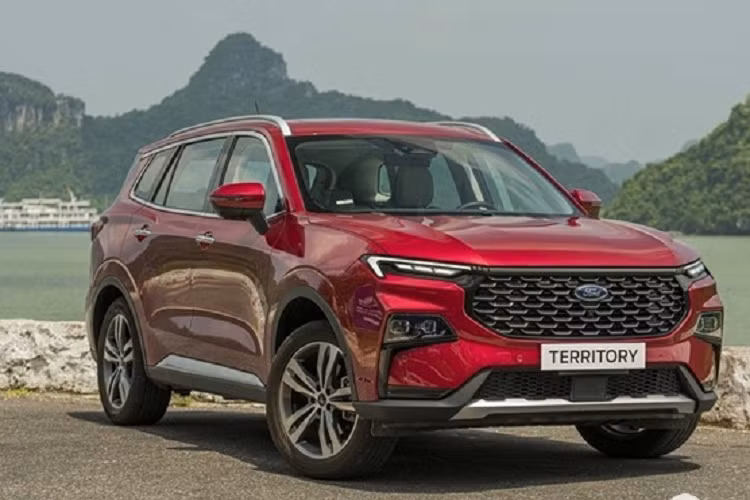 Không chỉ được ưu ái với hệ thống động cơ - hộp số mới, mẫu xe SUV Ford Territory 2023 còn được trang bị công nghệ an toàn Co-Pilot 360 tiên tiến, gồm: hỗ trợ đỗ xe tự động, camera 360 độ