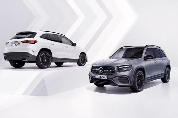 Hãng xe sang Đức vừa ra mắt phiên bản nâng cấp dành cho Mercedes-Benz GLA và GLB 2023. Cả hai mẫu xe đều được tinh chỉnh lại khu vực đầu xe và có cụm đèn pha mới. Thương hiệu Đức cũng nâng cấp trang bị tiêu chuẩn trên cả hai xe.