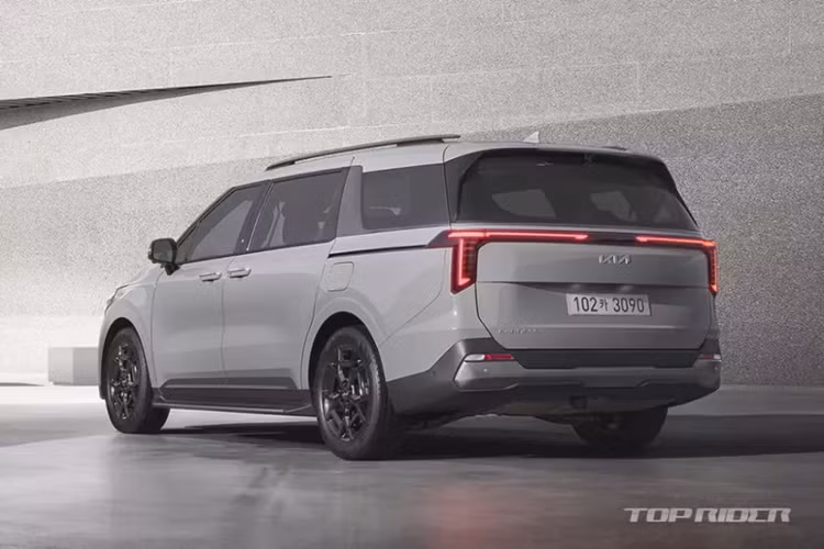 So với các bản còn lại, Kia Carnival Gravity 2024 tạo sự khác biệt bằng lưới tản nhiệt và vành la-zăng riêng, baga nóc, ốp mạ crôm ở cột C/cửa/cửa cốp cũng như ốp gầm giả trước/sau màu kim loại tối. Hiện hãng Kia chưa công bố hình ảnh nội thất của Carnival mới.