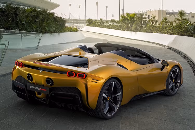 Biện pháp thu hồi: Công ty TNHH Thương mại Quốc tế Ô tô Ferrari (Thượng Hải) sẽ thay thế miễn phí ống dẫn dầu của hệ thống bôi trơn tăng áp cho các xe nằm trong phạm vi thu hồi để loại bỏ các mối nguy hiểm về an toàn.