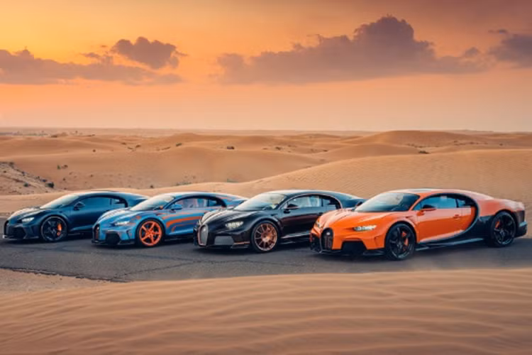 Trong quy trình sản xuất Bugatti - riêng việc sơn xe nếu như những hãng xe phổ thông khác, quy trình sơn lắp đặt hầu hết đều theo dây chuyền do robot thực hiện để đảm bảo sự nhanh chóng và tốc độ, nhưng với những chiếc xe của thương hiệu siêu xe Pháp thì lại khác.