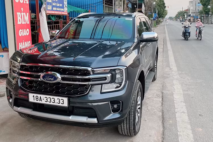 Theo quan niệm của người Việt Nam, số 3 được xem là một trong những con số hàng đầu và mang tính thần bí. Đây là biểu tượng của phát tài lâu dài. Con số này tạo một nguồn năng lượng hài hòa, đem lại một cuộc sống trường thọ và kích lộc cho chủ nhân sở hữu.