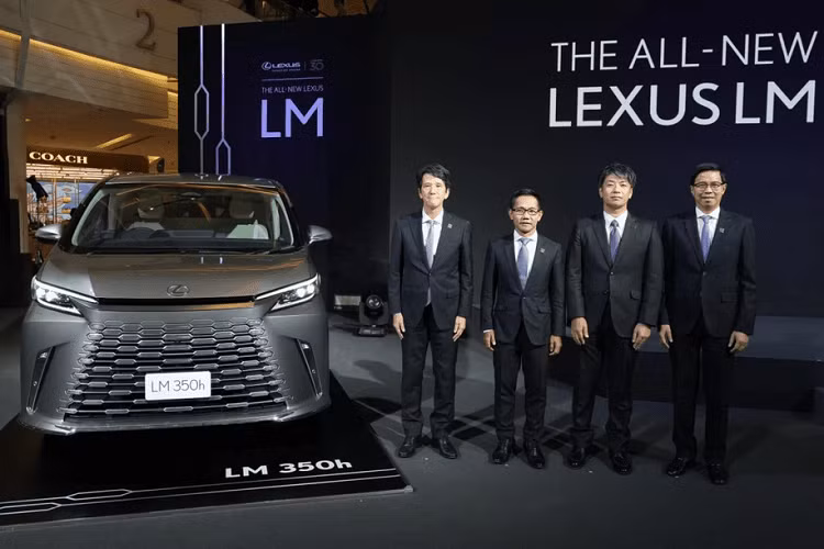 Lexus LM 2024 tu 4,28 ty dong tai Thai Lan, cho ve Viet Nam