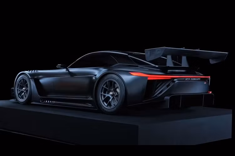 Theo Best Car, Lexus LFR hoàn toàn mới có thể sẽ ra mắt với động cơ hybrid, kết hợp động cơ V8 tăng áp kép 4.0L với mô-tơ điện và hệ dẫn động cầu sau để tạo ra công suất mạnh hơn 900 mã lực. Cả 2 mẫu xe nói trên đều có chung thiết kế kiểu coupe với mũi dài, nhọn, khoang lái nhỏ để tối ưu khí động học và dáng đứng rộng bề thế. 