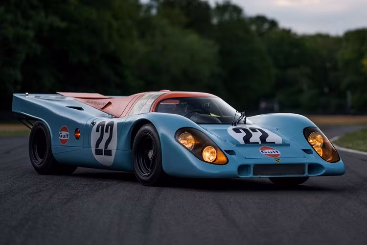  Porsche 917 1970 917 là tượng đài của hãng Porsche. Chiếc xe đua 917 đã 2 lần giành chiến thắng tại giải Le Mans, giúp Porsche lần đầu tiên lên ngôi tại giải đua này.