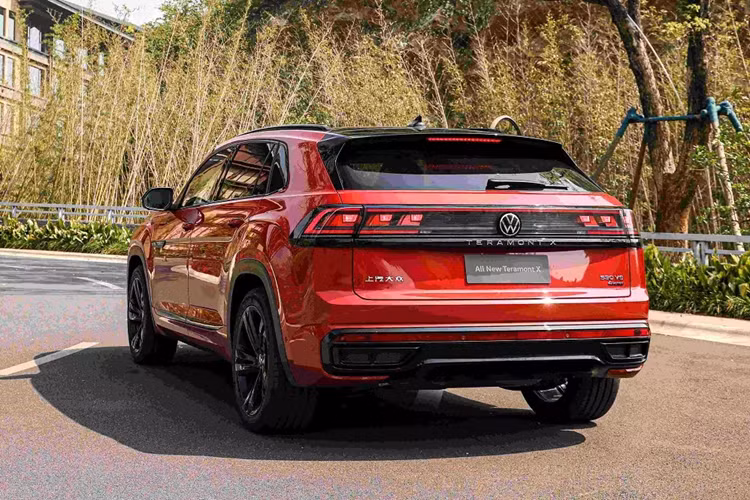 Với những thông số từ kích thước, ngoài hình - Volkswagen Teramont X được định vị trong phân khúc SUV cỡ lớn, cạnh tranh cùng Hyundai Palisade, Ford Explorer và Toyota Land Cruiser Prado.