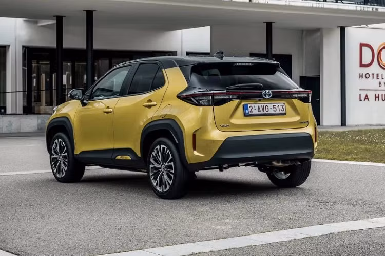 Trong khi đó, mẫu xe SUV cỡ B - Toyota Yaris Cross 2024 mới đang bán tại Nhật Bản, Singapore và châu Âu lại dùng cơ sở gầm bệ Toyota New Global Architecture (TNGA-B).