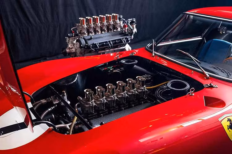 Chiếc Ferrari 250 GTO đã về tay chủ mới chỉ vài phút sau khi phiên đấu giá bắt đầu. Mặc dù vậy, mức giá nói trên vẫn thấp hơn con số 60 triệu USD mà RM Sotheby's kỳ vọng.