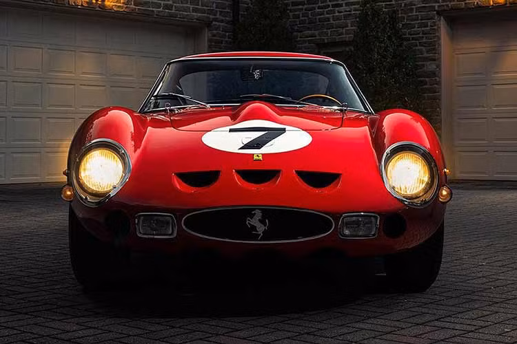 Siêu xe Ferrari 250 GTO 1962 của "ngựa chồm" sau đó đã qua nhiều đời chủ trước khi rơi vào tay một nhà sưu tập ở bang Ohio vào năm 1985, người vừa bán nó trong phiên đấu giá.