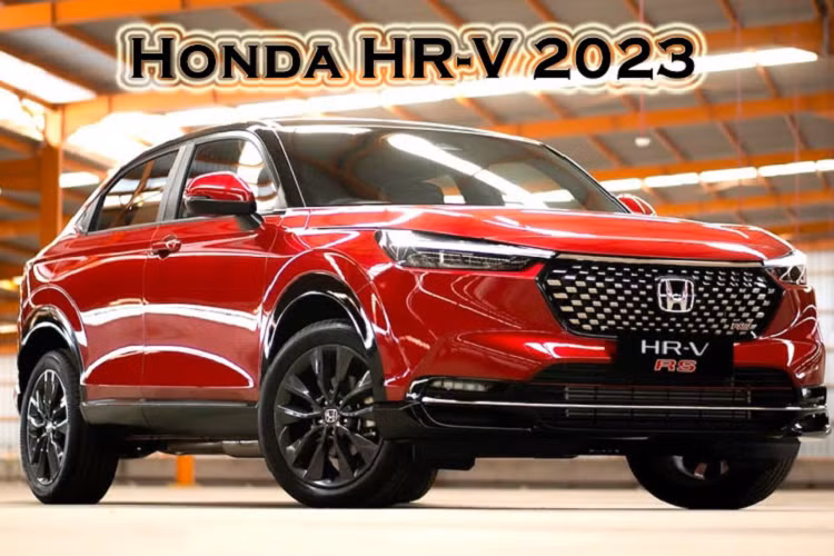 Đằng sau, Dongfeng Honda HR-V được trang bị đèn hậu nằm vắt ngang cửa cốp thay vì tách rời như người anh em ZR-V. Trong khi đó, thiết kế cửa cốp, cản sau và 2 đầu ống xả giả của xe không có khác so với Honda ZR-V đang bán tại Trung Quốc. Hiện liên doanh Dongfeng Honda chưa công bố hình ảnh nội thất của HR-V mới.