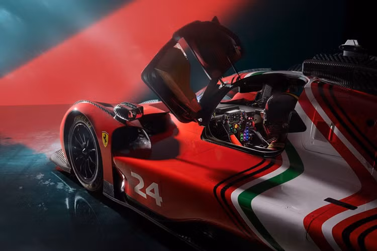 Thoát khỏi các quy định cho phép Ferrari tăng cường công suất của xe và tận dụng sự hỗ trợ hybrid trực tiếp hơn.Ferrari 499P Modificata sở hữu khối động cơ có công suất 697 mã lực, hệ dẫn động 4 bánh có thể được kích hoạt ở tốc độ dưới 190 km/h (118 mp/h) được quy định bởi FIA và lốp Pirelli được thiết kế đặc biệt.