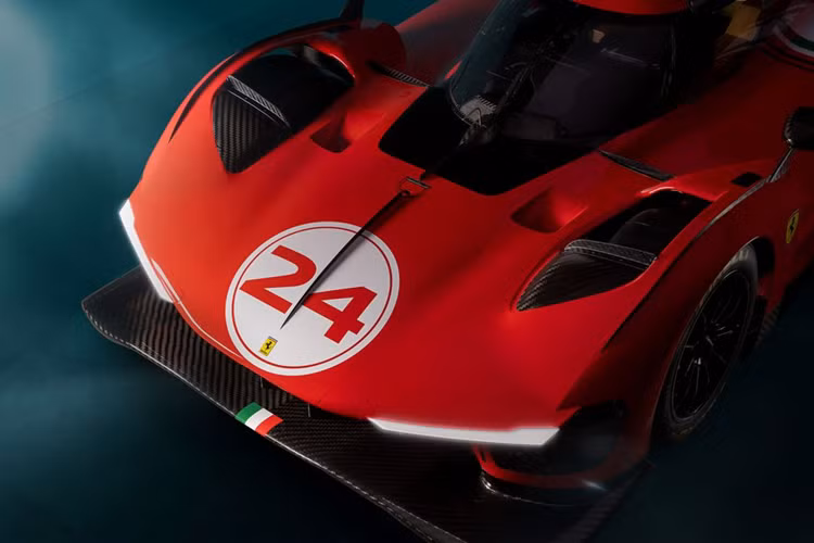 Trong khi hầu hết mọi thứ khác về thế giới ô tô đã thay đổi kể từ đó, Ferrari dường như nhận thấy một số giá trị trong truyền thống đó. Điều đó có nghĩa là hãng sẽ bán phiên bản 499P Modificata, một biến thể của siêu xe 499P Le Mans dành cho khách hàng.