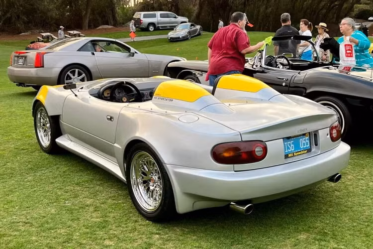 Mặc dù hãng độ không niêm yết giá xe MX Speedster trên trang web của mình, nhưng họ tuyên bố rằng, nếu chủ sở hữu sẵn sàng bán chắn bùn, kính chắn gió, mui mềm và các bộ phận khác được tháo ra khỏi Miata cơ bản, thì họ có thể chế tạo “dễ dàng” nhất phiên bản cơ bản của MX Speedster với giá dưới 15.000 USD (tương đương 355 triệu đồng).