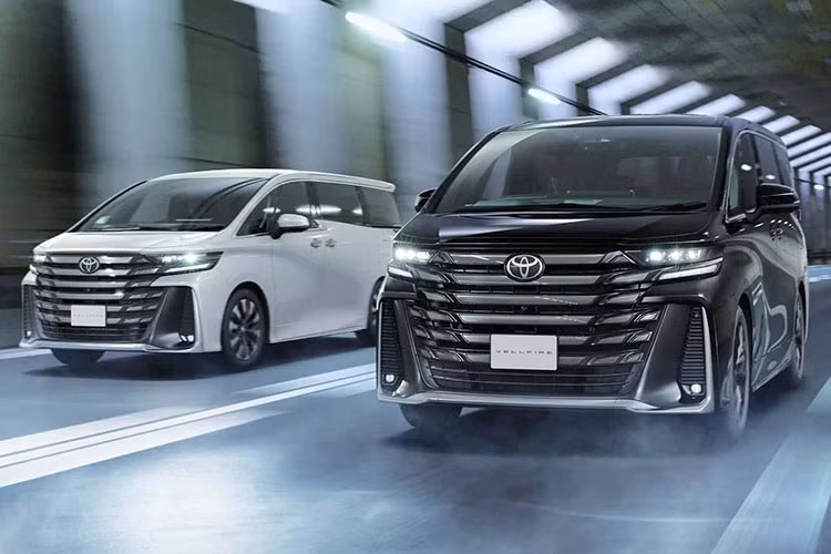 Tại thị trường Nhật Bản, hãng Toyota kỳ vọng bán được 8.500 chiếc Alphard và Vellfire cho khách hàng nội địa. Trong đó, 70% sẽ là Alphard và 30% còn lại là Vellfire. Khác với Alphard, Toyota Vellfire 2024 sẽ không được bán ở Việt Nam trong tương lai.
