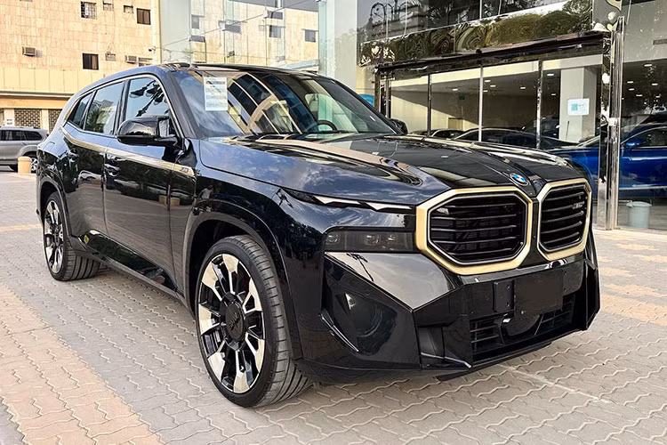 BMW XM - SUV manh, dat nhat lich su cua BMW ban tai Viet Nam