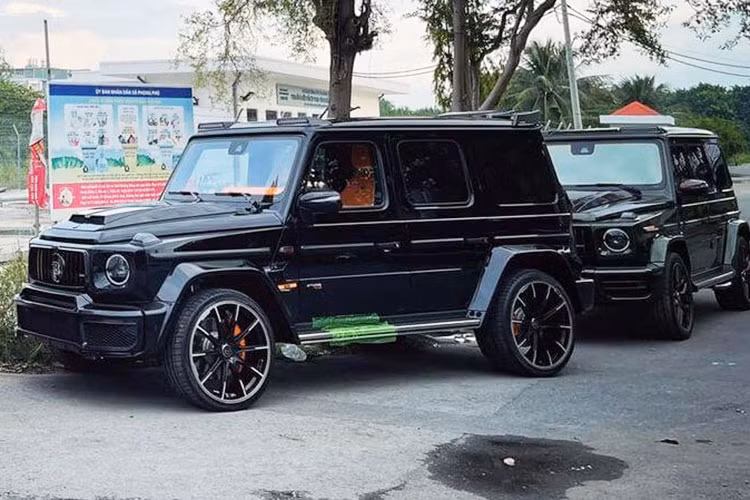 Đến nay, con số chính xác đã được anh P chia sẻ trong đơn tố cáo Phan Công Khanh cùng đồng bọn có hành vi chiếm đoạt xe hiệu Brabus 800 mang biển kiểm soát 68A-273.XX của mình khi bán cho 1 đại gia tên P khác với số tiền lên đến là 24,5 tỷ đồng.
