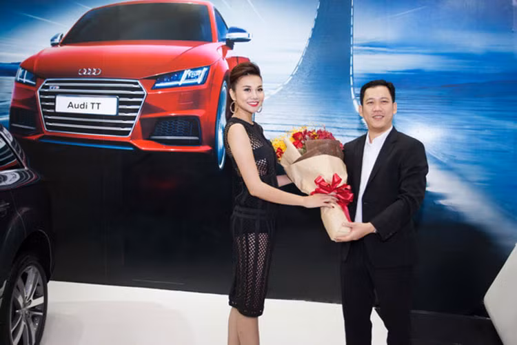 Tại Vietnam Motor Show 2014, Audi Việt Nam gây bất ngờ khi công bố Thanh Hằng làm đại sứ cho hãng, trước đó siêu mẫu này là verdette của CLB người nổi tiếng sử dụng xe Mercedes-Benz. Tại VMS 2014, Audi đang là thương hiệu sở hữu dàn sao hùng hậu làm đại sứ nhất.