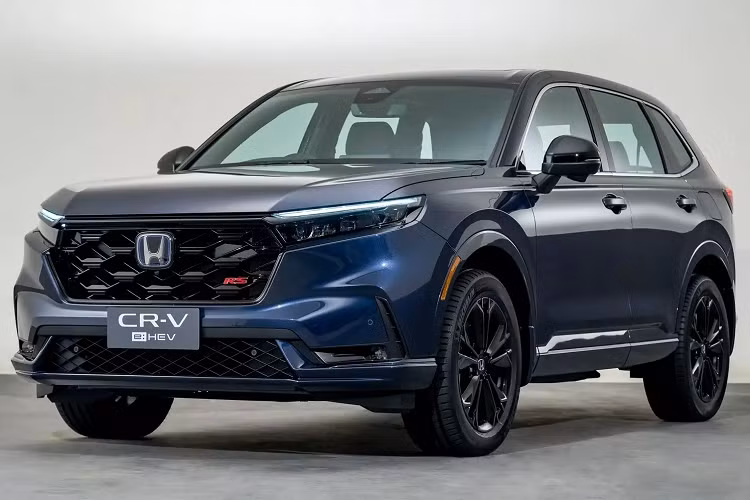 Tại Thái Lan, Honda CR-V thế hệ mới có đầy đủ 2 tùy chọn 5 và 7 chỗ ngồi, cùng với động cơ xăng 1.5L tăng áp và động cơ e:HEV 2.0 hybrid. Động cơ xăng 1.5L tăng áp 4 xi lanh vẫn chưa có nâng cấp đáng kể, cho công suất tối đa đạt 188 mã lực và mô-men xoắn cực đại đạt 243 Nm.