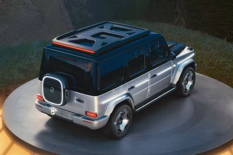 Ngoài các chế độ lái thông thường như Eco, Sport, Comfort, Mercedes-Benz EQG 2025 ra mắt vào năm sau sẽ được bổ sung thêm một số chế độ lái đặc biệt như Trail (đường mòn), Rock (đường đá) và Sand (đi trên cát) cùng chế độ leo dốc để đi địa hình với tốc độ được thiết lập từ trước. 