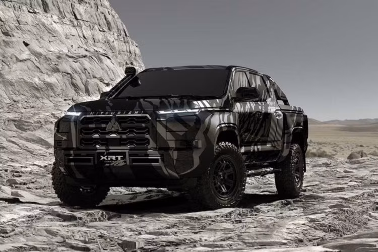 Mitsubishi Triton 2024 được phát triển dựa trên Nissan Navara và sẽ chính thức ra mắt vào tháng 7 năm nay. Thông tin chi tiết về hệ truyền động không được công bố. Nhiều tin đồn cho rằng Triton thế hệ mới sẽ chuyển từ động cơ diesel 4N15 sang loại 4N16. Khối động cơ mới vẫn cho sức mạnh giống loại cũ, tuy nhiên sẽ có những tinh chỉnh về mức tiêu thụ nhiên liệu và cảm giác vận hành. 