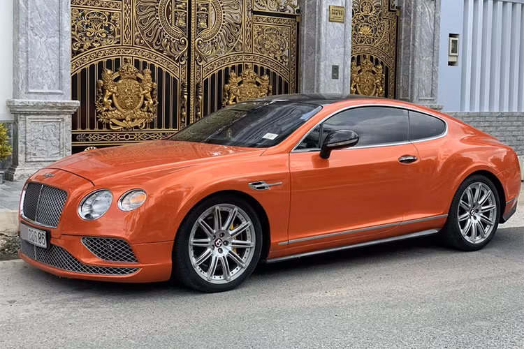 Những chiếc xe siêu sang Bentley được sản xuất cách đây 2 thập kỷ hiện đang được chào bán với giá siêu rẻ, giảm đến 85% so với thời điểm xe được mới về nước, chẳng hạn, 1 chiếc coupe siêu sang Bentley Continental GT về Việt Nam vào những năm 2005 sẽ có giá bán trên 20 tỷ đồng, nhưng hiện tại, xe chỉ được rao từ 2,2 tỷ đến 3,2 tỷ đồng, tùy vào độ mới cũng như biển số xe.