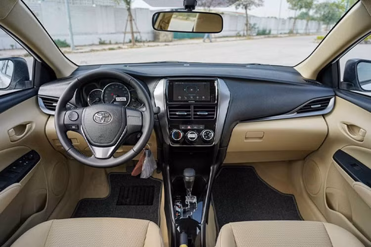 So với tháng trước đó, doanh số của hai dòng xe kể trên đều giảm hơn 50%, nhưng số liệu thống kê vẫn tốt hơn hẳn so với Vios, đủ để thấy việc Toyota Vios ế ẩm tại Việt Nam là rất đáng kinh ngạc.