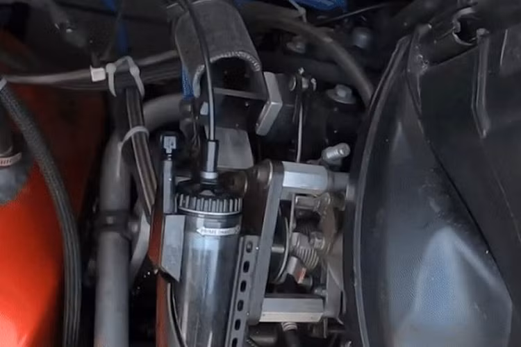 Nissan Leaf chay dien do dong co sieu moto Kawasaki Ninja ZX-10R-Hinh-3