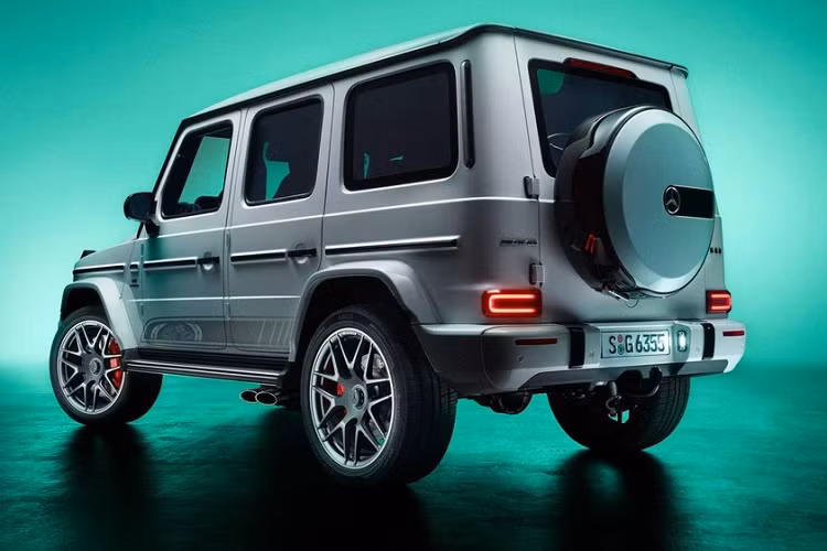 Mẫu xe SUV Mercedes-AMG G63 Edition 55 được ra mắt tại châu Âu vào tháng 3/2022 và bắt đầu được bán tại một số thị trường vào tháng 6 cùng năm. Đây là phiên bản kỷ niệm 55 năm thương hiệu AMG nên sẽ được sản xuất với số lượng hạn chế.