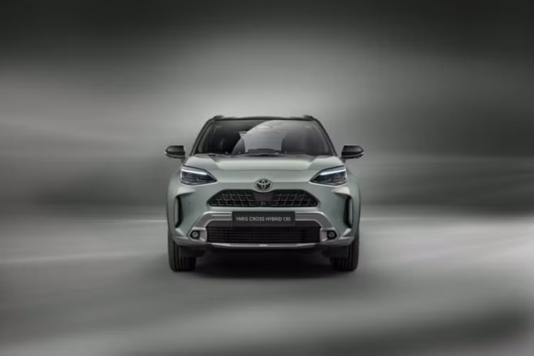 Trong năm 2023, Toyota đã ra mắt phiên bản mới của mẫu Yaris Cross tại các thị trường Nhật Bản và châu Âu (bản quốc tế). Xe được nâng cấp về cấu hình động cơ và trang bị nội thất.
