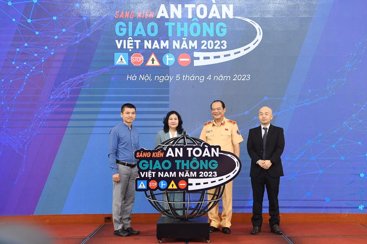 Phat dong Chuong trinh sang kien An toan Giao thong Viet Nam 2023-Hinh-2