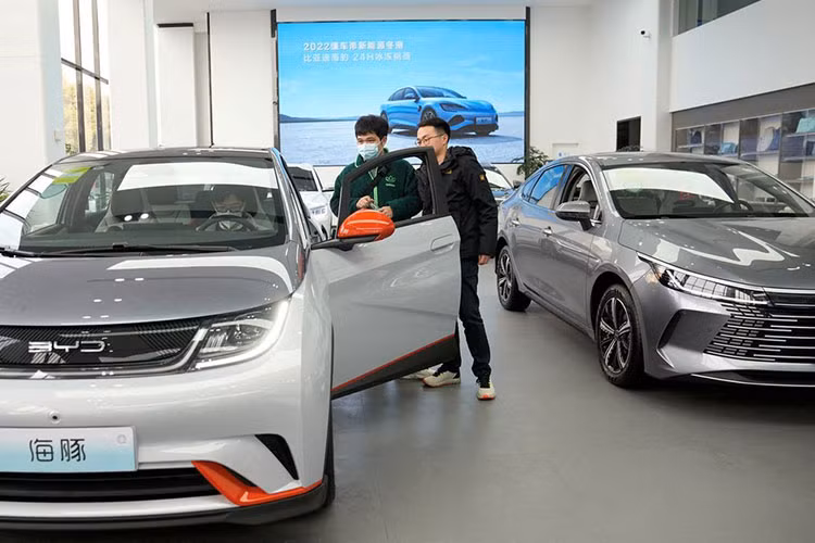 BYD sap vao Viet Nam dat doanh so 1,25 trieu xe nua dau 2023-Hinh-4