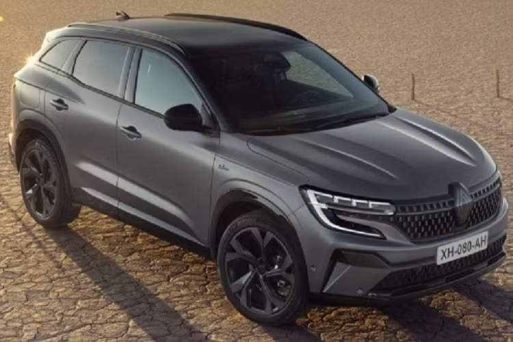 Renault là một nhà sản xuất ôtô có tiếng của Pháp, nằm trong liên minh ôtô Renault-Nissan-Mitsubishi. Để người tiêu dùng có thể trải nghiệm một chiếc xe an toàn, ít hỏng hóc, hãng xe Pháp đã tiến hành hàng loạt các bài thử nghiệm xe SUV Renault Austral trên tất cả các điều kiện đường sá khác nhau ở châu Âu.